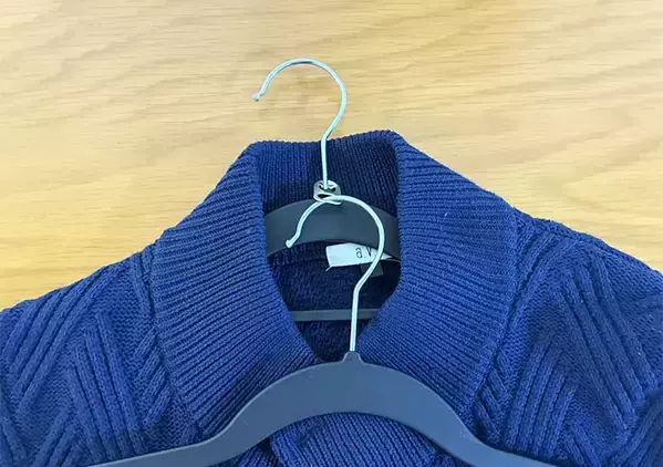 【ゴミ活用】缶のプルタブをハンガーに通せばOK　クローゼットがすっきりする収納アイディア