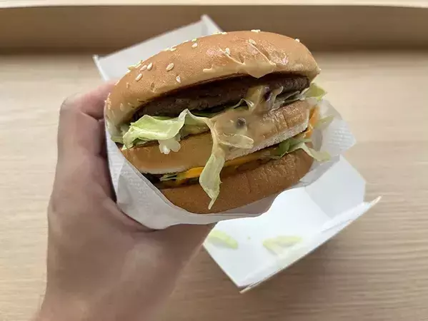 ハンバーガーの『箱』を裏返したら？　ストレスを解決する食べ方がこちら