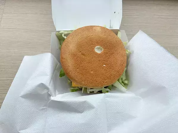 ハンバーガーの『箱』を裏返したら？　ストレスを解決する食べ方がこちら