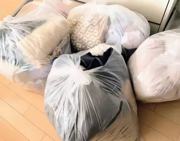 『端をつまむのやめます』　パンパンのゴミ袋を簡単に結ぶ裏ワザ【家事4選】