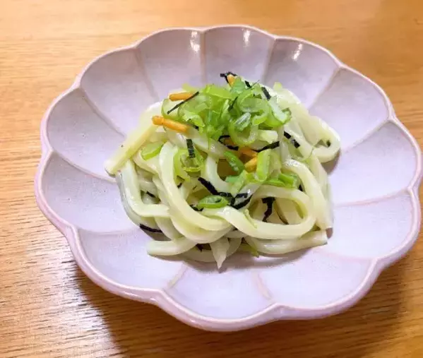 解凍した冷凍うどんに『お茶づけ海苔』を投入　5分で完成する背徳の一杯に感動！