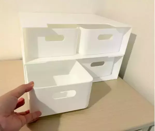 ファイルボックスをあえて『横向き』に…　100均で作る即席の棚が超スッキリ！