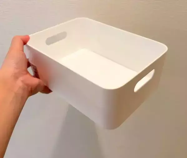 ファイルボックスをあえて『横向き』に…　100均で作る即席の棚が超スッキリ！