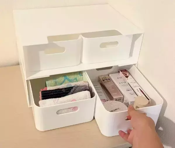 ファイルボックスをあえて『横向き』に…　100均で作る即席の棚が超スッキリ！
