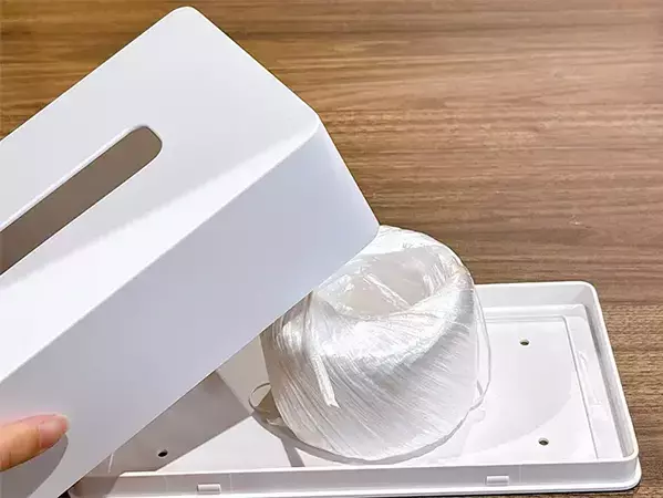 「ビニール紐がぐちゃぐちゃだ…」　ティッシュケース収納術で簡単スッキリ！