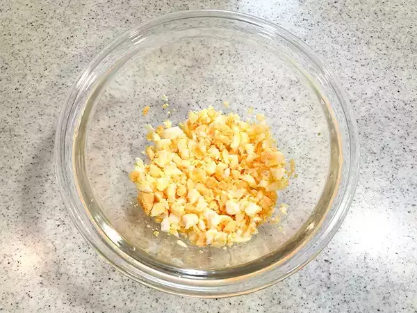 ゆで卵に『大さじ2杯ずつ』入れてみて！　サンドイッチにしたら「2日連続で食べちゃった」