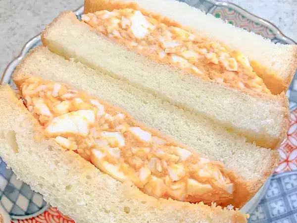 ゆで卵に『大さじ2杯ずつ』入れてみて！　サンドイッチにしたら「2日連続で食べちゃった」
