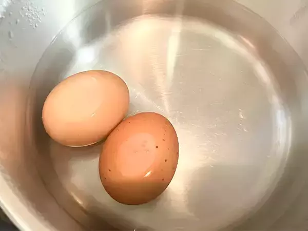 ゆで卵に『大さじ2杯ずつ』入れてみて！　サンドイッチにしたら「2日連続で食べちゃった」