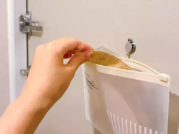 玄関ドアに『ゲルテープ』を貼るのが正解　活用術でゴミ捨て、荷物を忘れない