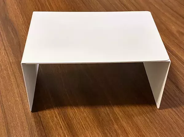 トイレでブックエンドに『木板』を貼るだけ！　便利な5分DIYで「雰囲気がガラリと変わった」