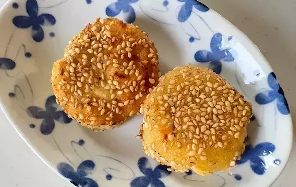 サツマイモに『大さじ1杯』まぶしてみて！　20分で完成の“もっちり”簡単レシピ