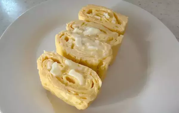 玉子焼きに『10本』入れてみて！　並べるだけで「ひと味違う」「食べ応えがある」