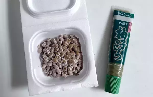 納豆に『小さじ2分1杯』入れてみて！　簡単アレンジに、夫が「クセになる」