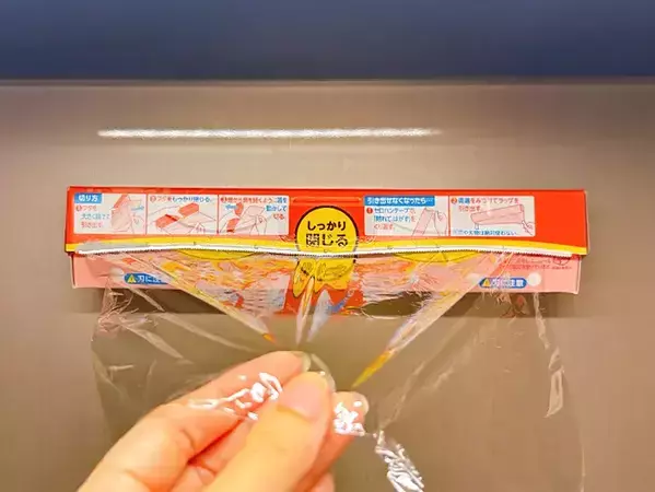 ゲルテープ1個で、ごちゃつくキッチンが整う！　『貼るだけ収納』がラクの極み