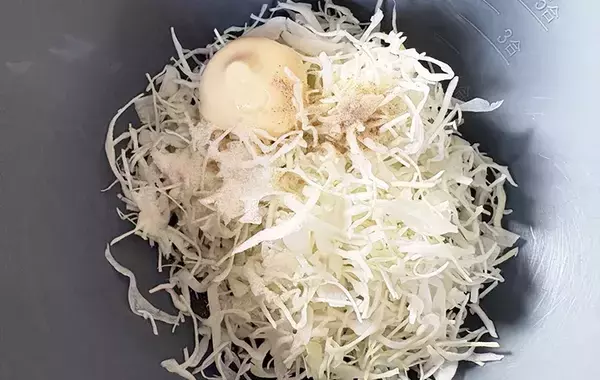 食パン1枚で作る『餃子ドッグ』　冷凍餃子を3つのせれば「お腹いっぱいになる！」