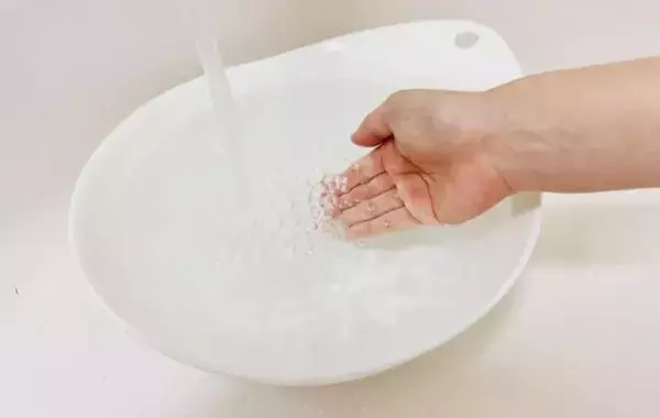 防虫剤は服の上、除湿剤は…？　プロが教える『しまい洗い』と衣替えの方法