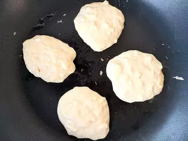 子供が「また作って」と喜んだ『ホットケーキ朝食』　小さく4枚焼いて挟んだのは？