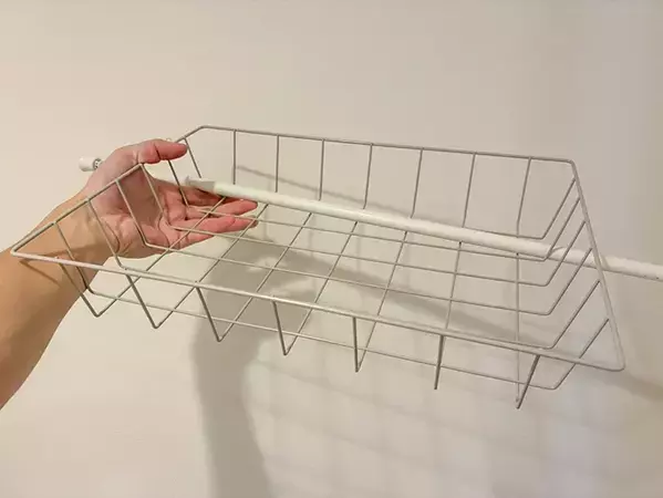100均グッズ2つで、風呂上がりの悩みを解決！　洗面台に便利な収納を作る方法