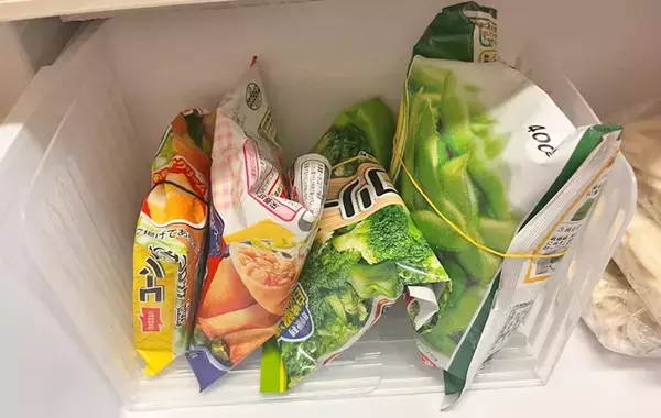 ぐちゃぐちゃの冷凍庫、見て見ぬふりしてない？　ニトリ『フリーザーエンド』を2つ重ねると…