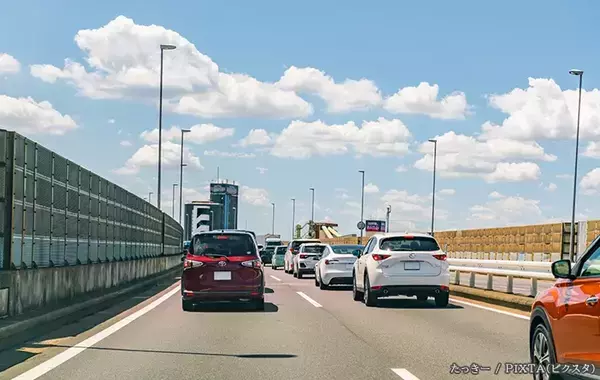 ドライバー以外も知っておきたい！　高速道路を『ゆっくり走る』と…？