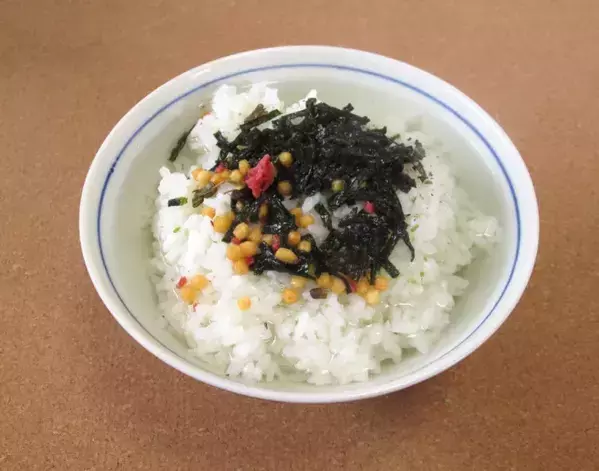 『お茶づけ海苔』と混ぜたのは？　おにぎりの意外な味つけに「迷ったらコレ」【アレンジ4選】