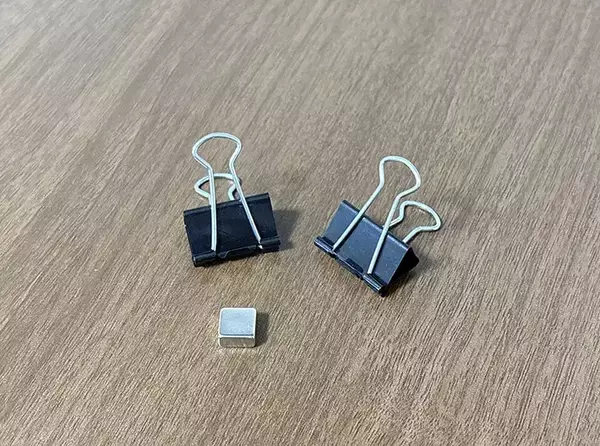 バッグに『ダブルクリップ』を挟むと快適！　【作業1分】の活用術でプチストレスを解消
