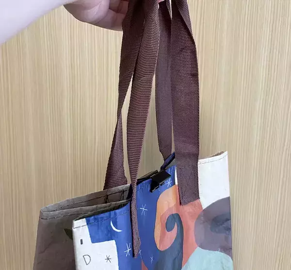 バッグに『ダブルクリップ』を挟むと快適！　【作業1分】の活用術でプチストレスを解消