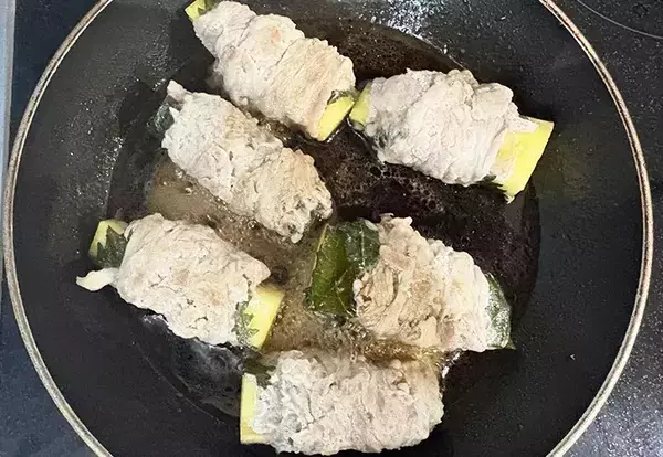 大葉と『1本』を豚肉で巻いて…できた一皿が「ご飯に合う」「定番になりそう」