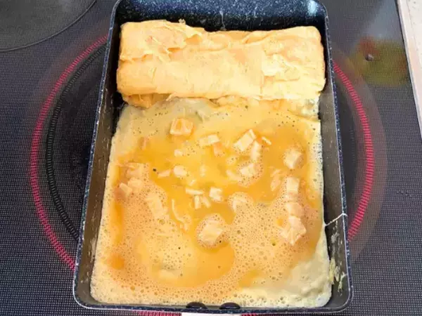 卵液に刻んで入れてみて！　味つけいらずの玉子焼きに「噛むほど旨みが広がる」