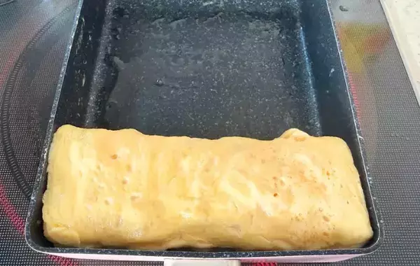 卵液に刻んで入れてみて！　味つけいらずの玉子焼きに「噛むほど旨みが広がる」