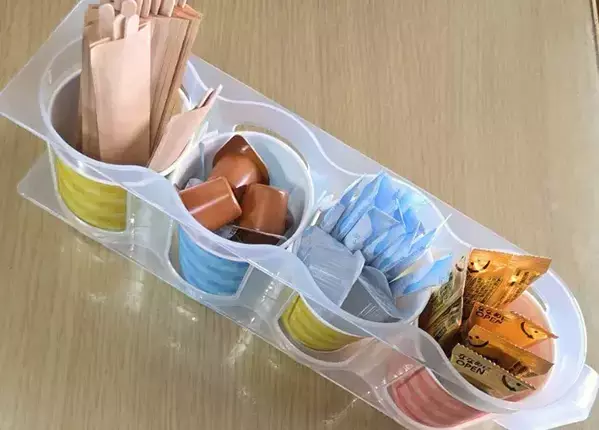 ダイソー『缶ストッカー』に、缶は入れません！　意外な使い道に「これは便利」【収納ワザ5選】