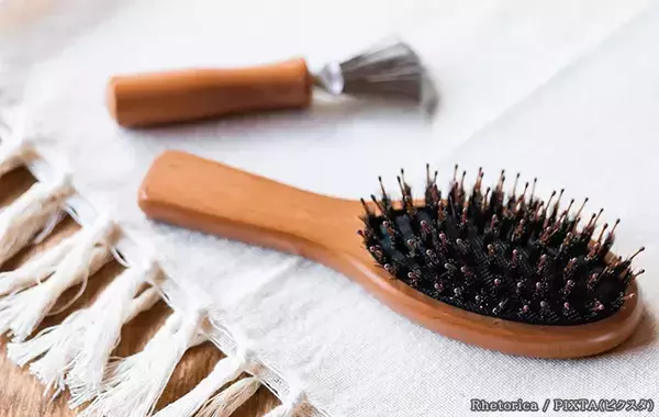 その洗い方、逆効果かも？　ヘアブラシメーカーに聞くブラシの『NG習慣』とは