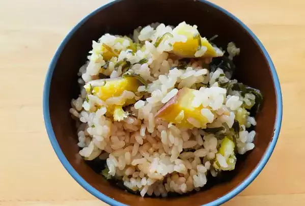 サツマイモと『25g』を入れてみて　炊き上がりに「懐かしい味」「ホッとする」