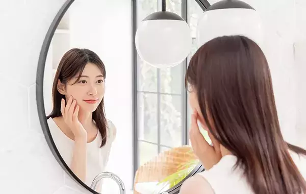 毎日拭いても鏡がくもるのはなぜ？　3つの原因と対処法を掃除メーカーに聞いてみた