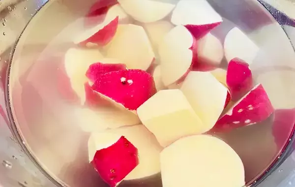 炒めたサツマイモに『大さじ1杯ずつ』　意外な味つけにしたら、子供が「これ好き！」