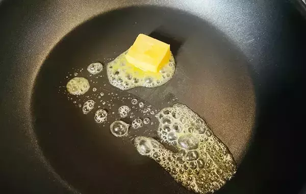 炒めたサツマイモに『大さじ1杯ずつ』　意外な味つけにしたら、子供が「これ好き！」