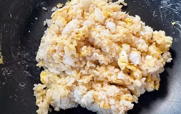 チャーハンに『大さじ2杯』入れてみて　「油がいらない」「味つけの失敗がない」