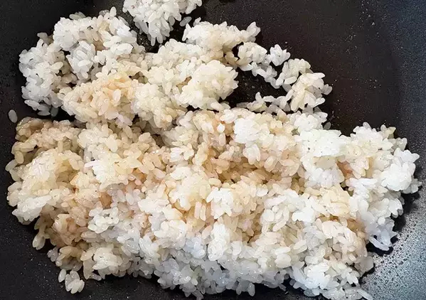 チャーハンに『大さじ2杯』入れてみて　「油がいらない」「味つけの失敗がない」