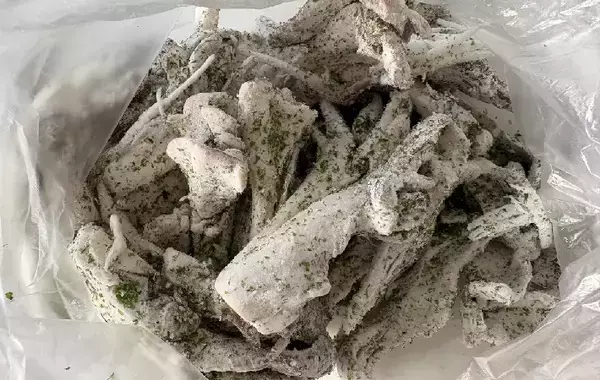 マイタケに『大さじ2杯』をまぶして…カリッと食感に「箸が止まらない！」