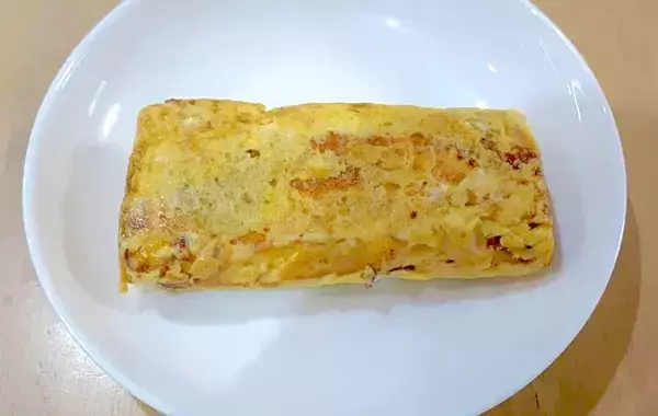 玉子焼きに『大さじ1杯ずつ』入れてみて！　砂糖なしでもしっとり甘くて「子供もパクパク」