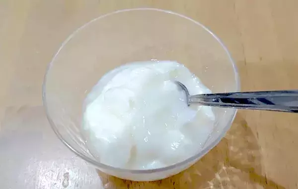 ヨーグルトに『10mL』混ぜるだけ！　ひと味違う食べ方に、子供が「何これ！おいしい」