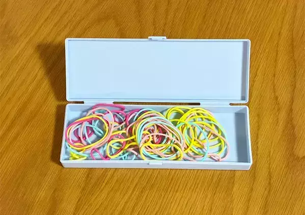 ダイソーで買ったペンケース　文房具に使わない思わぬ活用法に「すっぽり収まった！」【3選】