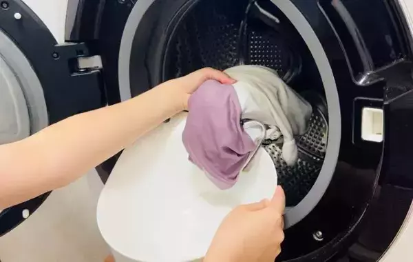 油汚れがついた服をきれいにする方法　アパレル社長が教える洗濯ワザを試してみた