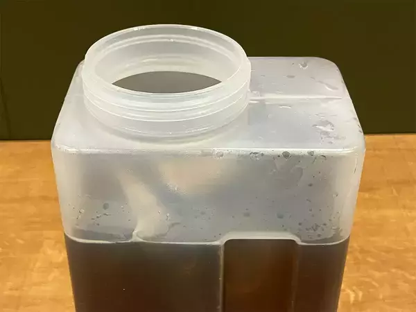 横置き可の麦茶ポットなのに漏れるのはなぜ？　メーカーに原因を聞いた