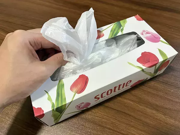 『ティッシュの箱』1個で整理がラクに！　袋を「入れるだけ」の裏ワザ