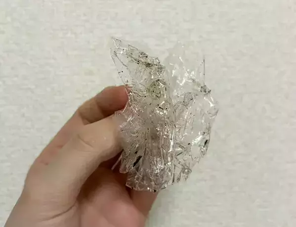 使い終わった『ラップ』が大活躍？　油汚れの目立つフライパンに使うと便利だった