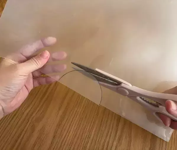 『冷蔵庫の横』にクリアファイルを貼ると？　家事のプチストレスが消える収納術