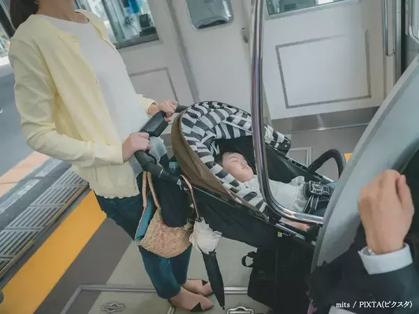 電車で子供が泣いたらどうする？　保育士が教える『周囲の人の声かけ方法』