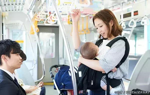 電車で子供が泣いたらどうする？　保育士が教える『周囲の人の声かけ方法』