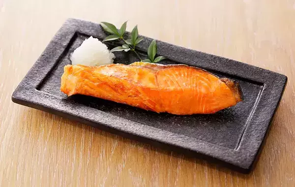 焼くとパサパサになる『秋鮭』　水産のプロが教えるしっとりおいしく焼く裏技